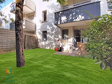 capeyron  t2 en rez-de-jardin avec terrasse et jardin ? charme et praticité