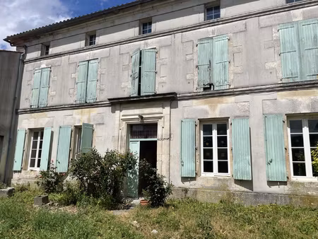 macqueville charentaise du xix eme siecle a renover