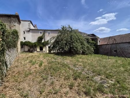 ravissante maison de village à cunlhat : 9 pièces avec jardin  terrasse sans vis-à-vis et 