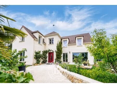 à 8mn de melun - villa contemporaine de 205m² - 6 chambres - sous sol total - jardin paysa