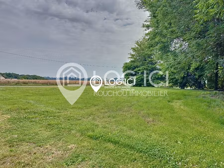 terrain a batir 1305 et 1271 m2