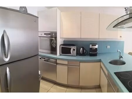trois pièces avec balcon et parking