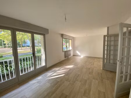 appartement renové - 1 chambre - 65m²