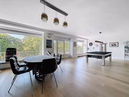 bel appartement lumineux 4 chambres avec parking