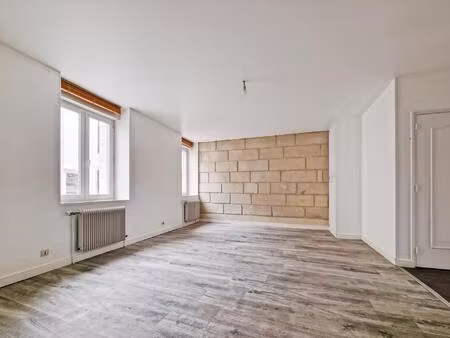 t3 rénové avec parking