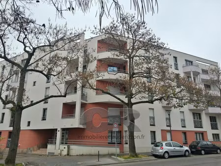 appartement t2 meuble secteur hopital central-place des vosges