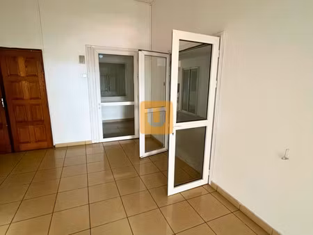 bureau de 380m2 - idealement situe - acces immediat au boule