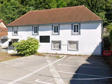 à louer - local commercial / professionnel de 200 m² à besançon