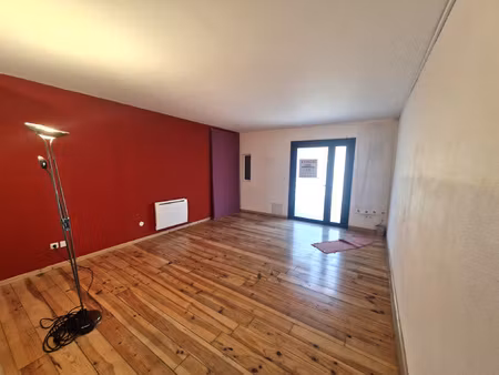local lumineux 48m2 avec extérieur et changement de destinat