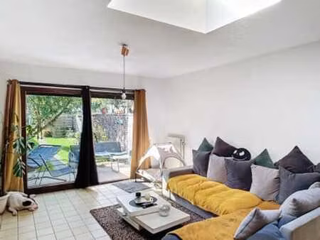 maison 2 chambres + bureau avec jardin