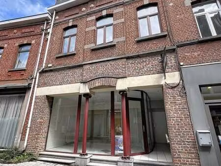 commerce situé en plein centre de braine-l'alleud  60m²