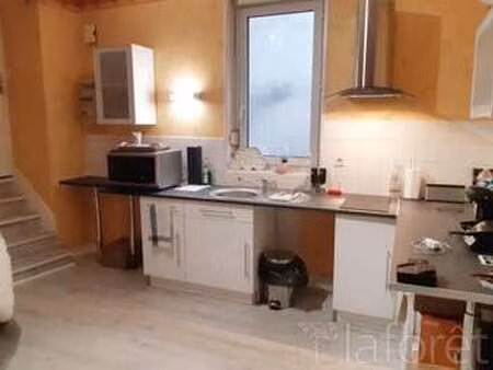 location appartement 2 pièces à guingamp (22200) : à louer 2 pièces / 41m² guingamp