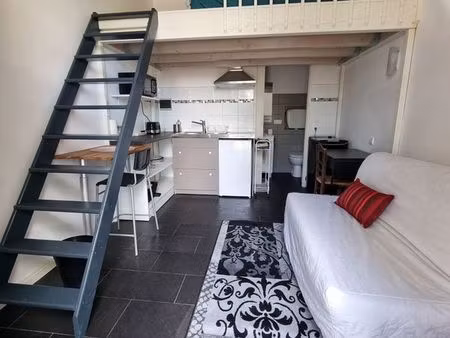 studio récent dans un beau cadre