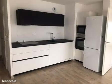 location appartement t3 climatisé 62 m² + terrasse 40 m² + parking – les halles de la cart
