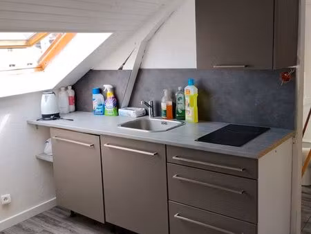 petit studio meublé vitré libre