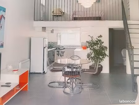 petite maison mitoyenne avec cour