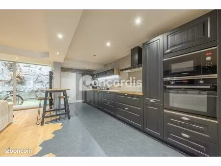 loft 3 pièces 141 m²