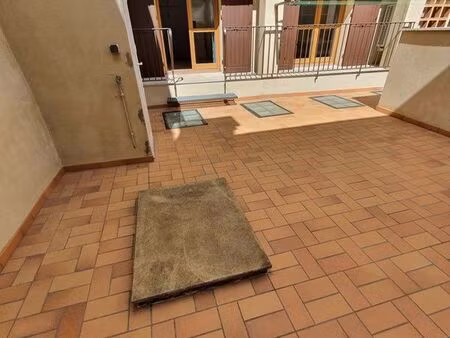 t3 meublé 80 m² – terrasse exceptionnelle 60 m² – garage