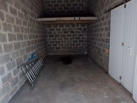 garage individuel fermé 22m²