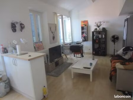 particulier loue appartement t1 exposé sud hyeres proche centre ville