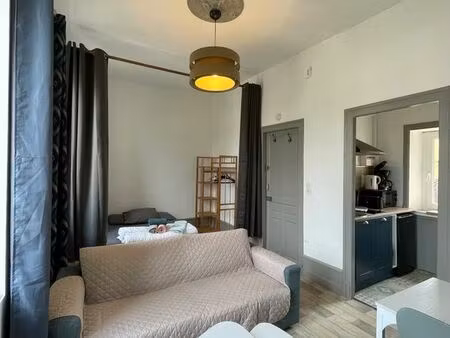 studio meublé 25 m² – centre-ville de sarlat – location à l'année – une personne uniquemen