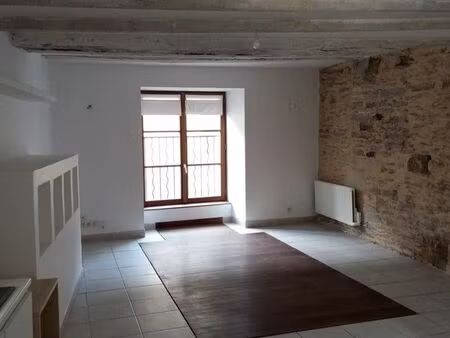 location appartement t3 duplex atypique dans le centre de malestroit