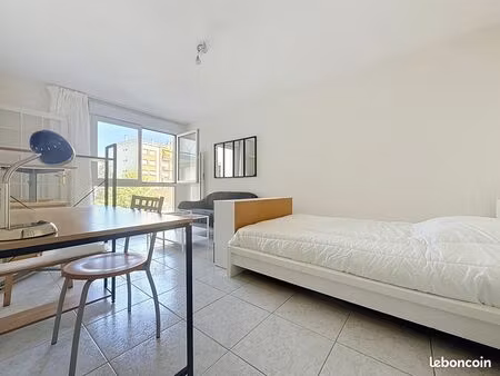 studio 1 pièce 26 m²