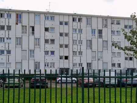 appartement 3 pièce(s) 61 m2 93390 clichy sous bois