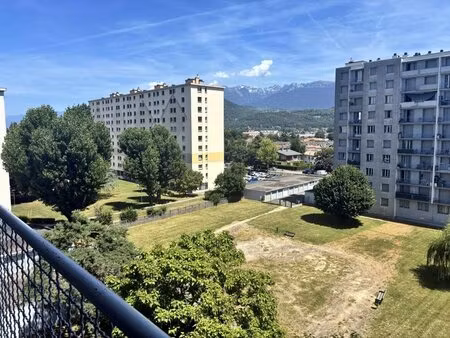 appartement 3 pièces de 48 m² à échirolles