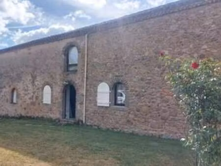 vente maison à nueil-les-aubiers (79250) : à vendre / 199m² nueil-les-aubiers