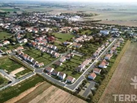 vente terrain à courçon (17170) : à vendre / 325m² courçon