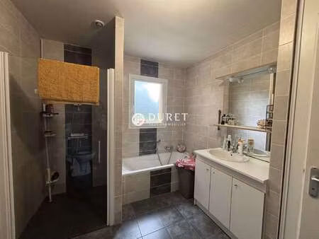 location maison à montaigu (85600) : à louer / 82m² montaigu