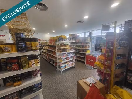commerce de proximité  avec parking  possible de faire un appartement attenant en cours de