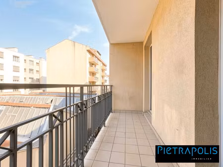 appartement t3 de 79m2 traversant avec 2 balcons et plase de par