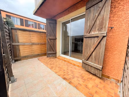 appartement en rez-de-chaussée avec terrasse et parking !