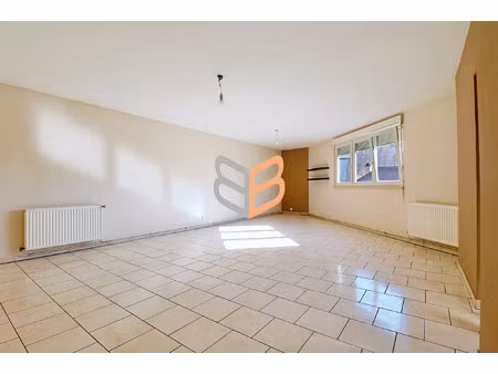 grand t3 en plein centre du village