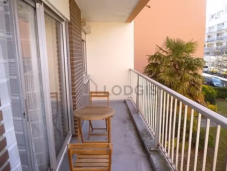 studio meublé avec terrasse et ascenseur