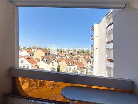 vichy centre : studio 36m²  balcons et parking