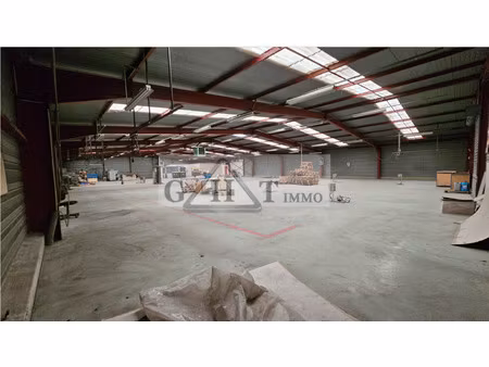 local d'activité de 1900 m² à vendre à neuilly en thelle