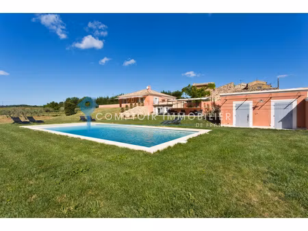 belle bastide avec piscine vue panoramique et oliveraie