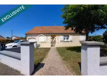 maison familiale avec piscine  jardin et garage