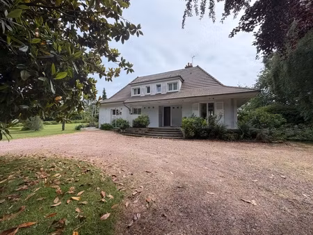 propriété d’exception avec piscine et parc arboré aux portes de sainte-mère-église (50)