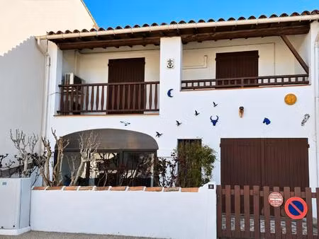 maison les saintes-maries-de-la-mer  3 chambres  cour intérieure et garage.