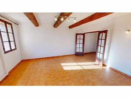 le muy  maison de village 115m² avec grand garage et vie tout à pied !