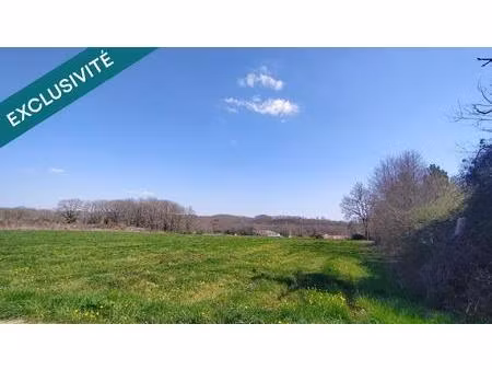 beau terrain constructible avec vue sur la campagne