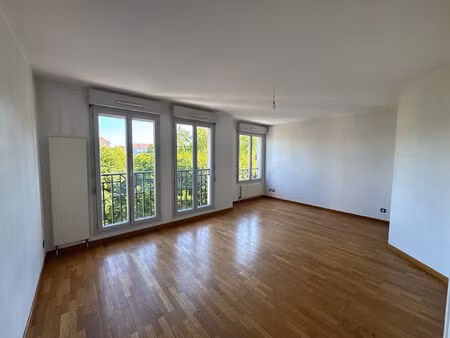 61 rue jacques-louis hénon