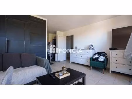 a vendre t3 libre de toute occupation + stationnement