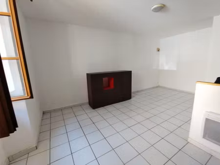 studio de 25m² avec cave de 8m²