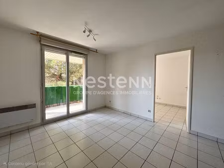 agréable t2 avec balcon  piscine et parking