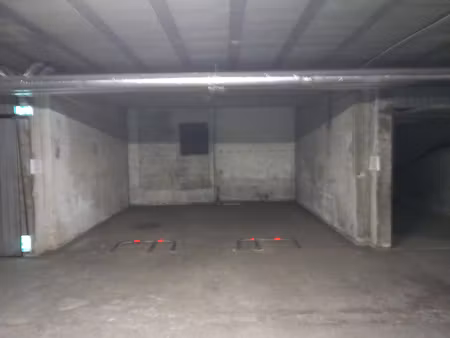 marseille 13006 box double places en coprporiete securisee
